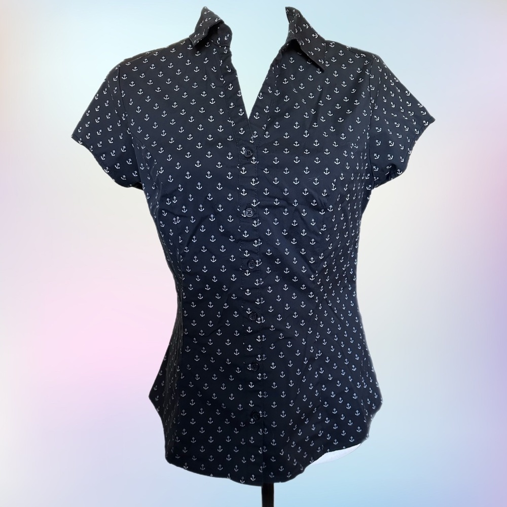 🌸Ricki's Black and White anchor  design blouse